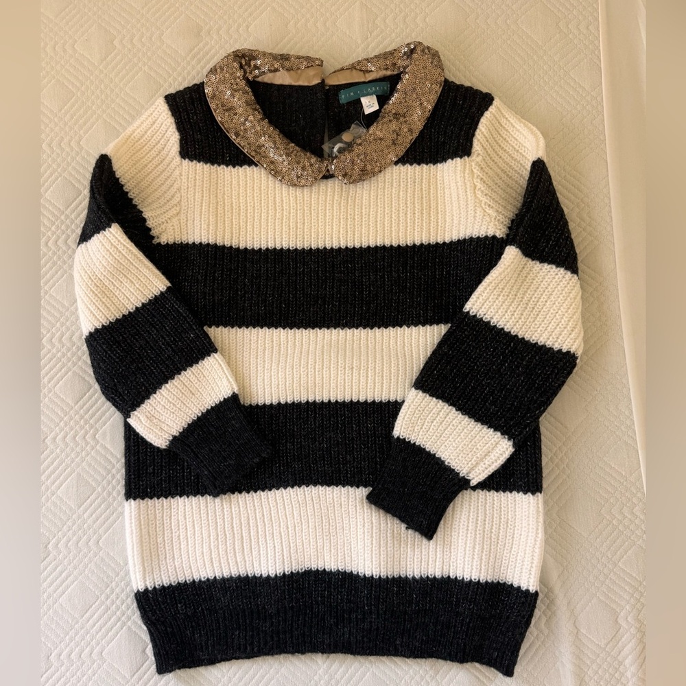 Sweater with cute collar